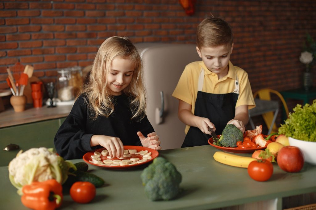 Amazing Ways To Engage Your Child In The Kitchen